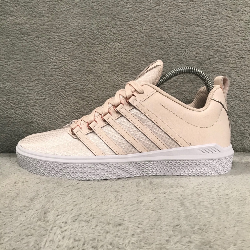 Kswiss women size 8 néw shoes.